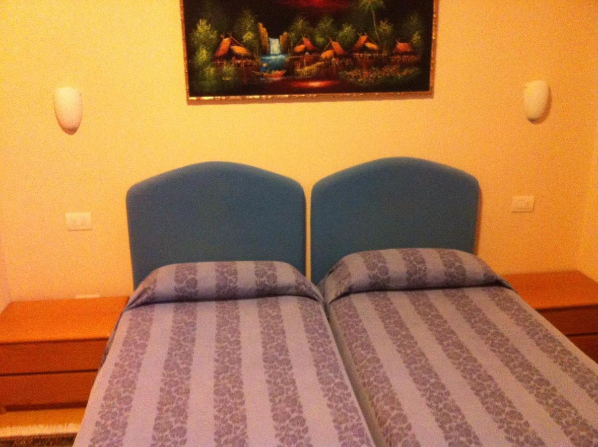 Hotel Europa Porlezza Szoba fotó